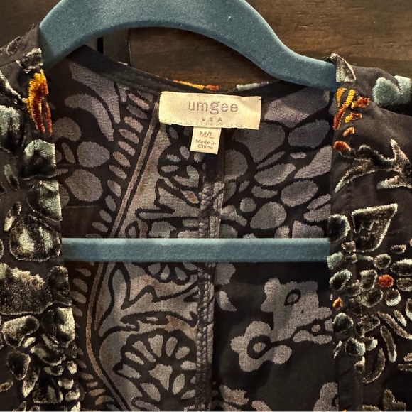 Umgee Velvet Burnout Kimono - Picture 2 of 5